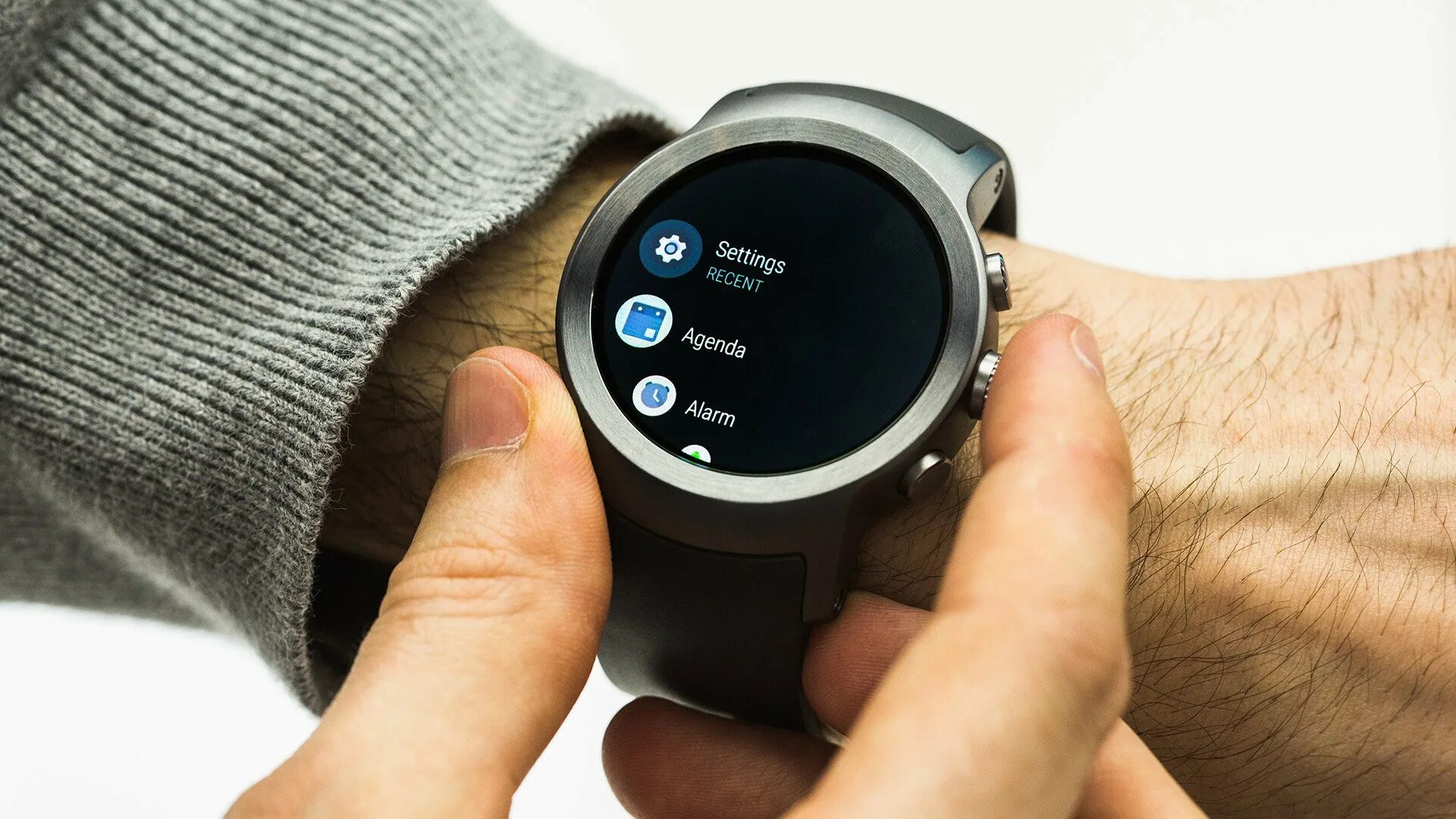 Умных часов android wear. Lg watch sport. lg watch sport с таа. смарт часы фото. часы wear pro 7.