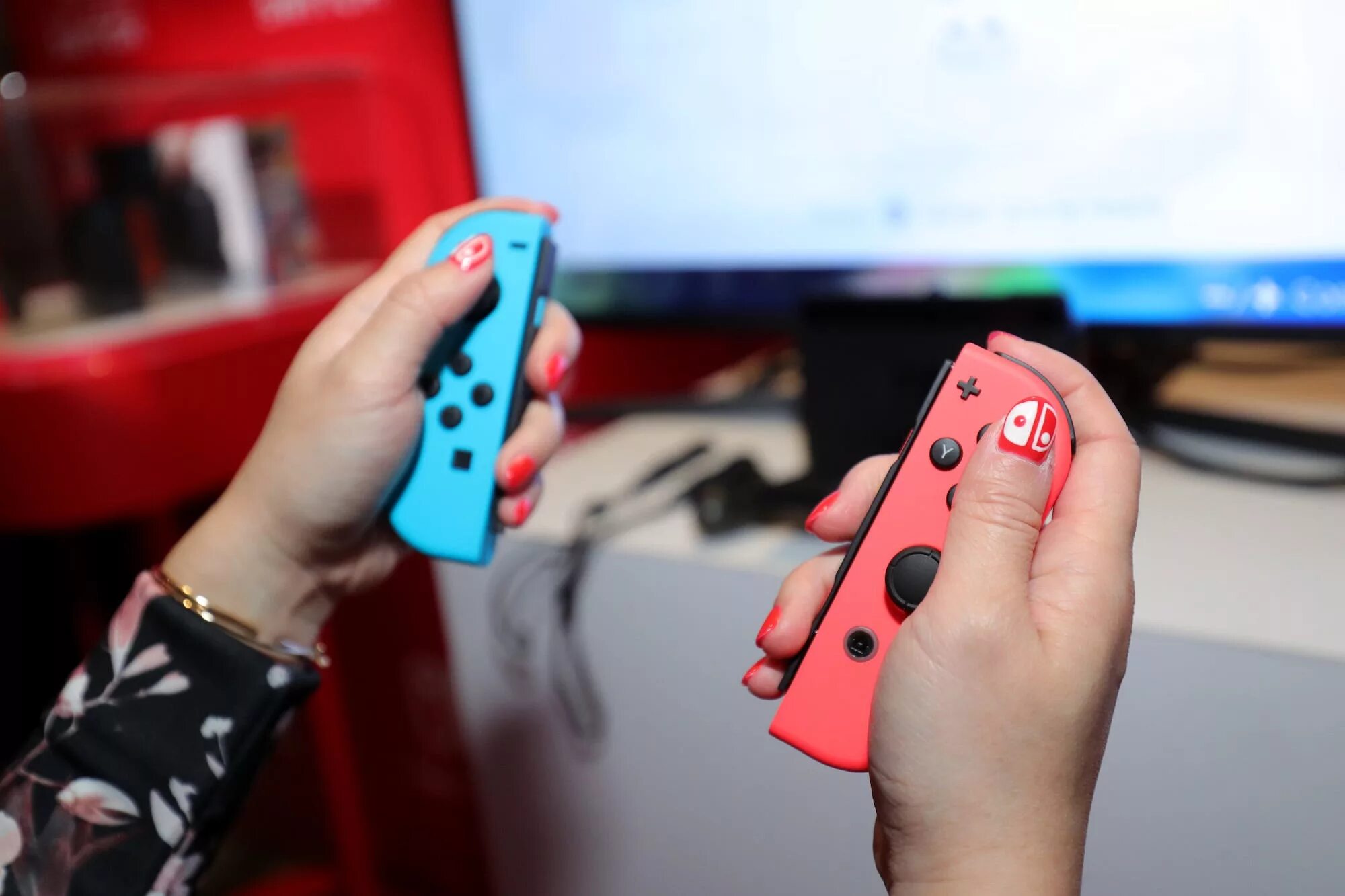 Выбираем nintendo. Нинтендо свитч. Nintendo Switch Joy-con. Нинтендо винты. Nintendo Switch кнопки.