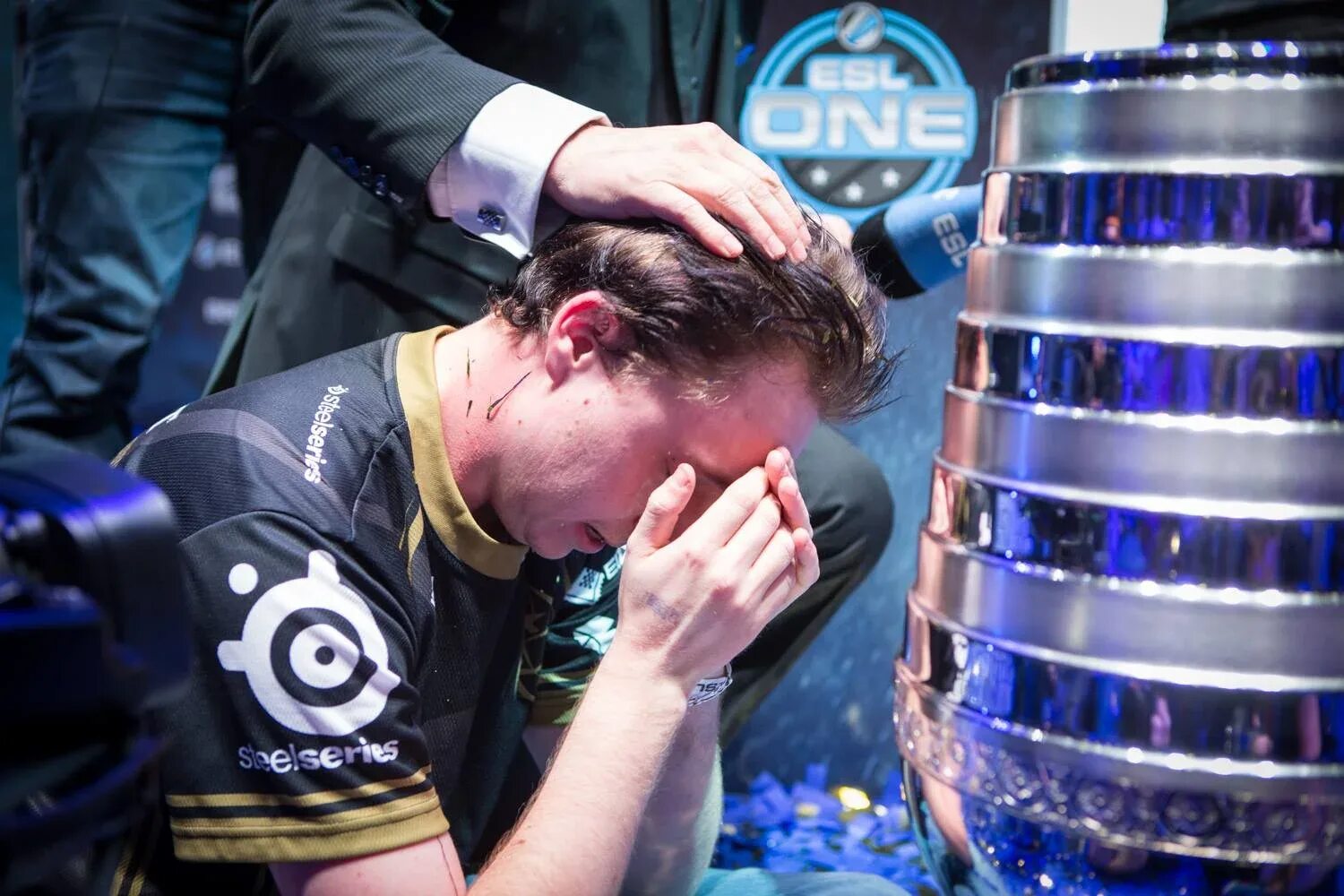 Get right you are the best. Гет райт кс го. get right 2014. гет райт плачет. esl one cologne 2014.