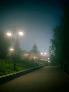 На спящий город опускается туман