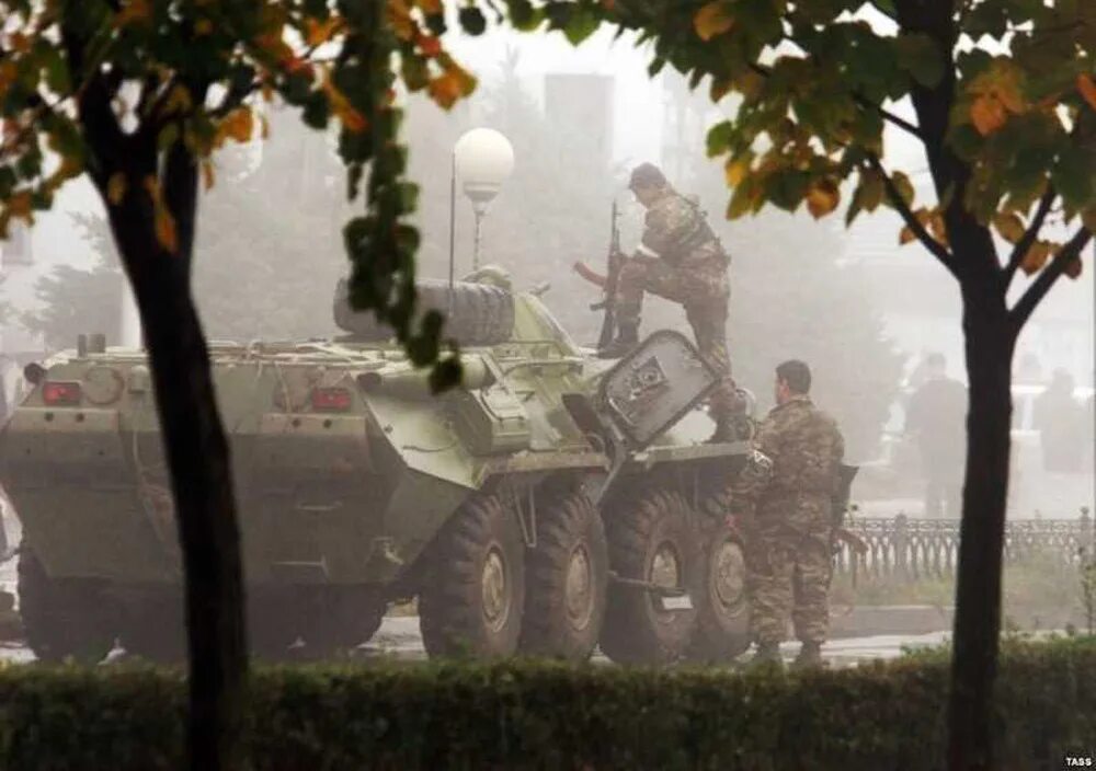 15 октября 2005 год картинка. нападение боевиков в нальчике 2005. новейшие памятники литературным героям. 1 октября 2005. ко дню 13 октября 2005.