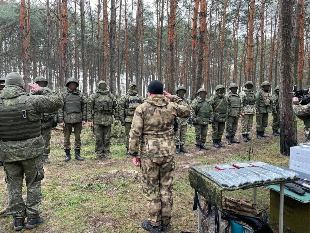 Боевой порядок мотострелкового батальона в обороне схема. Мотострелковый взвод в обороне схема. Занятия по боевой подготовке. Построения на передовой. Построения на передовой.
