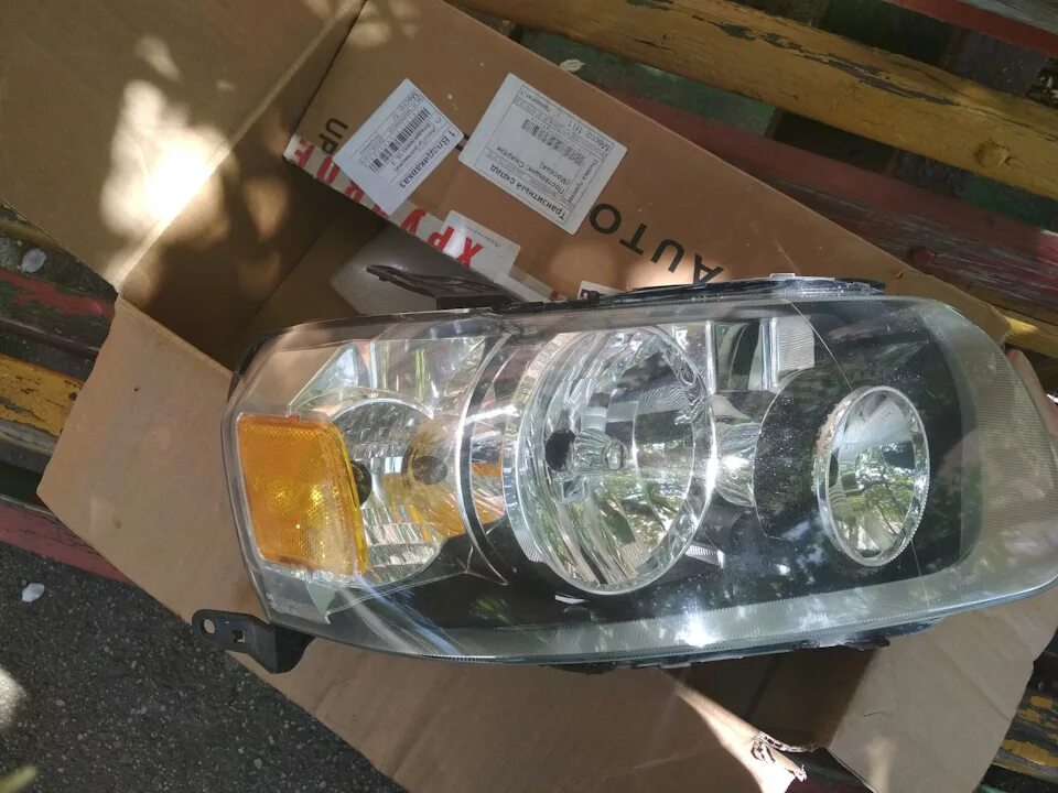 Фара форд эскейп 2005. Фара ford maverick 2005. фара левая форд маверик 2005. фара ford escape 2.