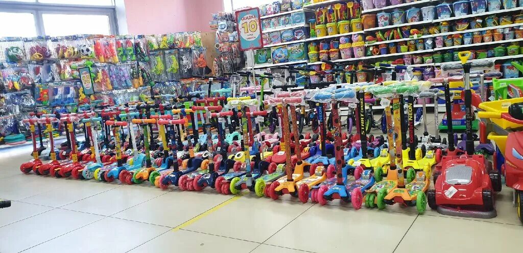 бегемотик детский магазин. игрушки в детском мире в ашане.