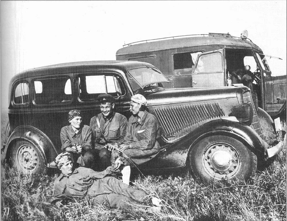 Машина военного времени. Автомобиль ГАЗ м1 эмка. ГАЗ м1 1942. ГАЗ м1 НКВД. ГАЗ М-1 ВОВ.