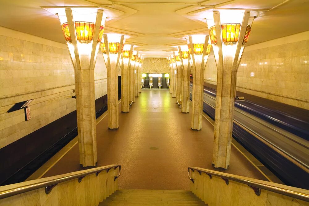 Метро кастрычницкая. Станция октябрьская минск. Метро институт культуры минск. Минский метрополитен станция октябрьская. Станция метро купаловская минск.