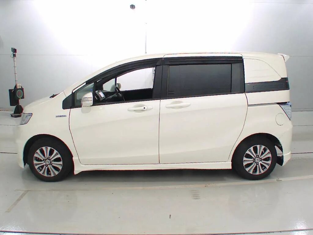 Honda spike купить. Honda freed Spike, минивэн. Хонда Фрид gb7. Хонда Спайк gb4. Тойота Фрид Спайк.