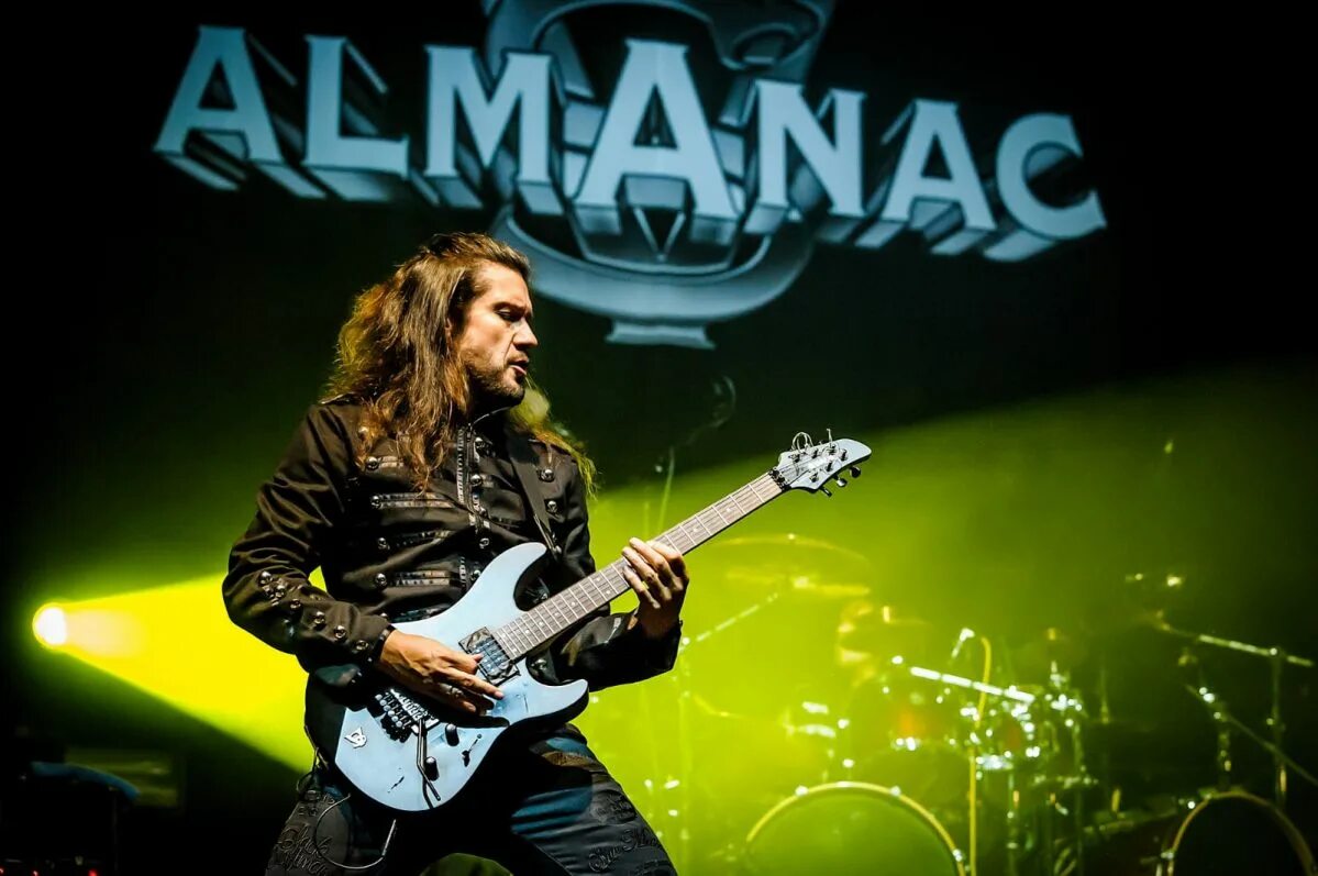 Группа кино последний герой. Группа кино 1981. Виктор салтыков - новое и лучшее. Виктор петлюра 2016. Салтыков обложка альбома.