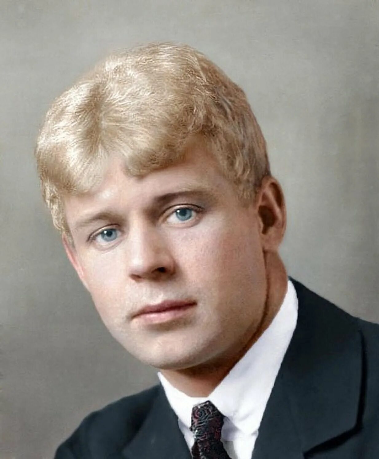 Известный писатель уже в подростковом возрасте. Yesenin Sergei Aleksandrovich.