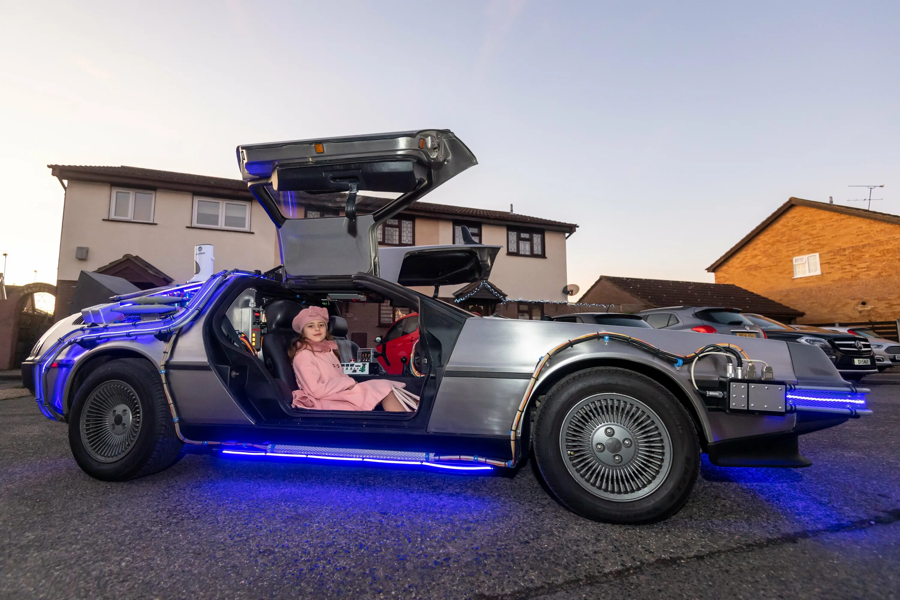 Делориан DMC 12 машина времени. DELOREAN DMC-12 назад в будущее. ДЕЛОРЕАН дмс12 назад в будущее. Делориан 12 назад в будущее.