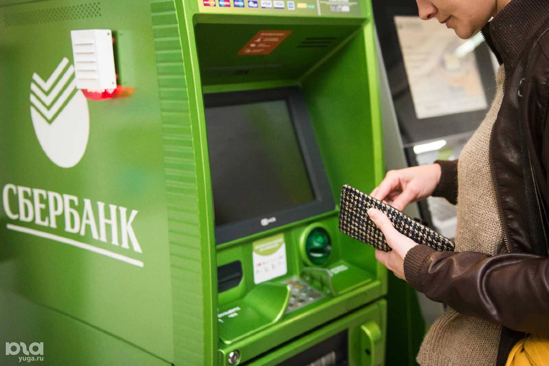 Банкомат Сбербанка. Терминал Сбербанка. Платежный терминал Сбербанка. Банкоматы в банке.