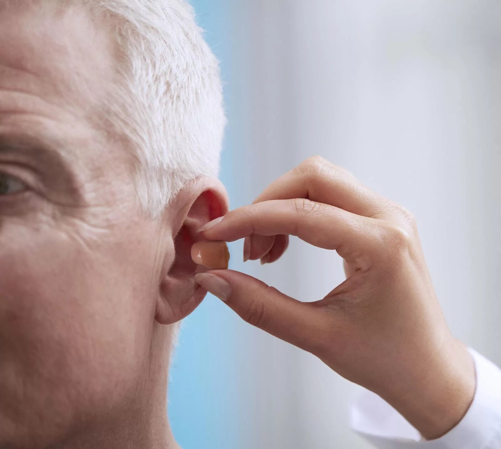 Глухота. Старческая глухота. Снижение слуха. Ухудшение слуха.