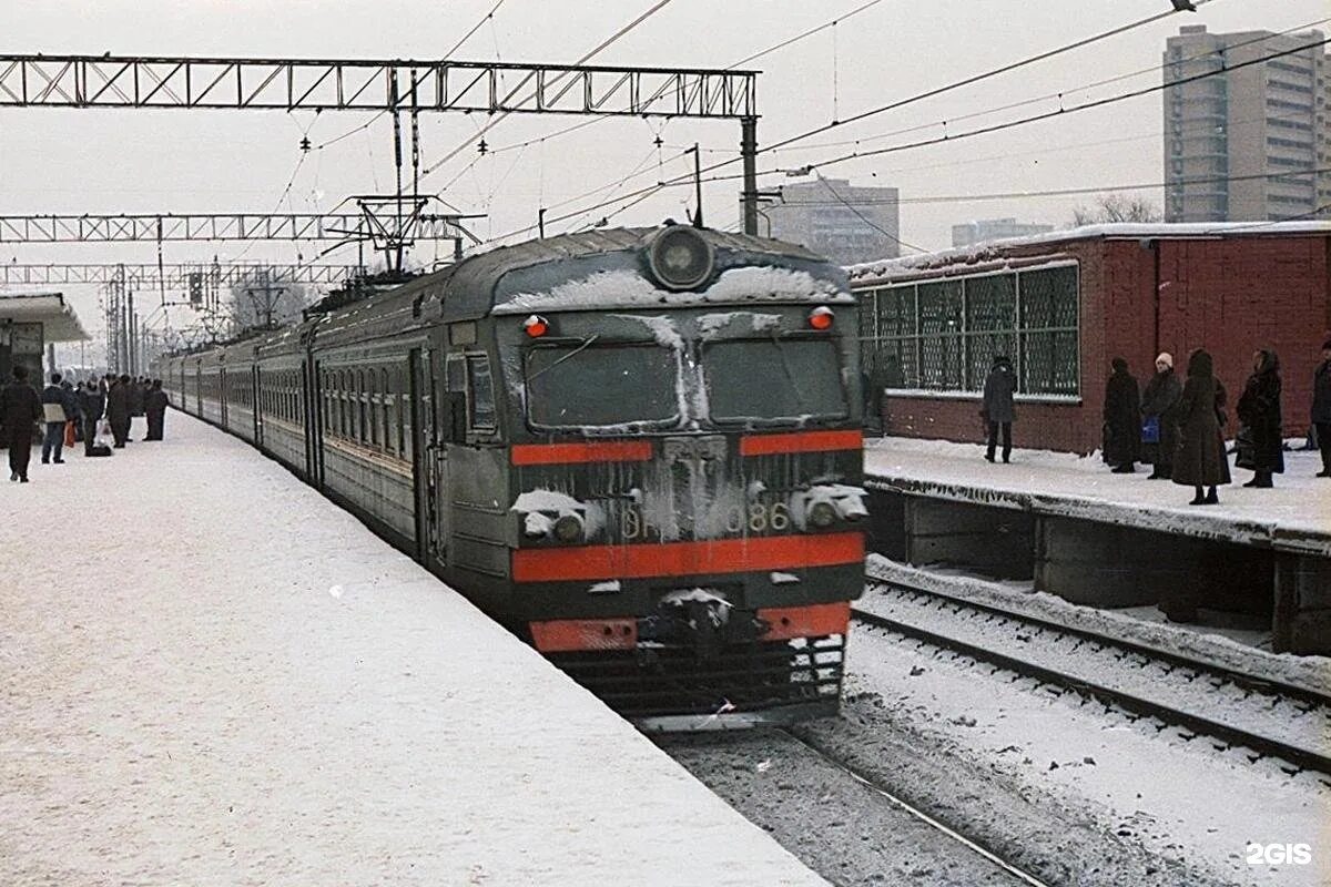 Электричка люберцы 1 88км. Эр2к 901. станция перово электричка. станция перово выборг. платформа перово.