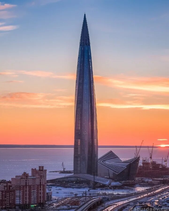 Высотка в питере. Лахта-центр в Санкт-Петербурге. Башня Лахта центр Санкт-Петербург. Небоскреб Лахта центр.