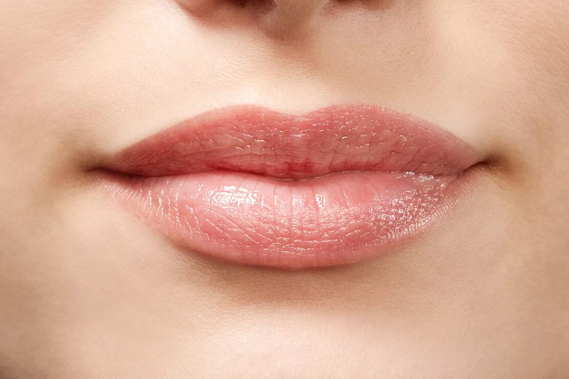 Бальзам для губ Catrice Volumizing Lip Balm (3,5 г) - 030 ягодный. Catrice бальзам для губ Volumizing Lip Balm. Бальзам для губ Catrice Volumizing Lip Balm (3,5 г) - 070. Натуральный цвет губ. Чем увлажняет губы тренд шаблон