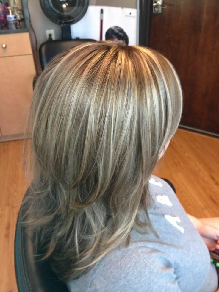 Shoulder Length Bob Hair Cut with Blonde Foils Bob hairstyles, Short bob hairsty