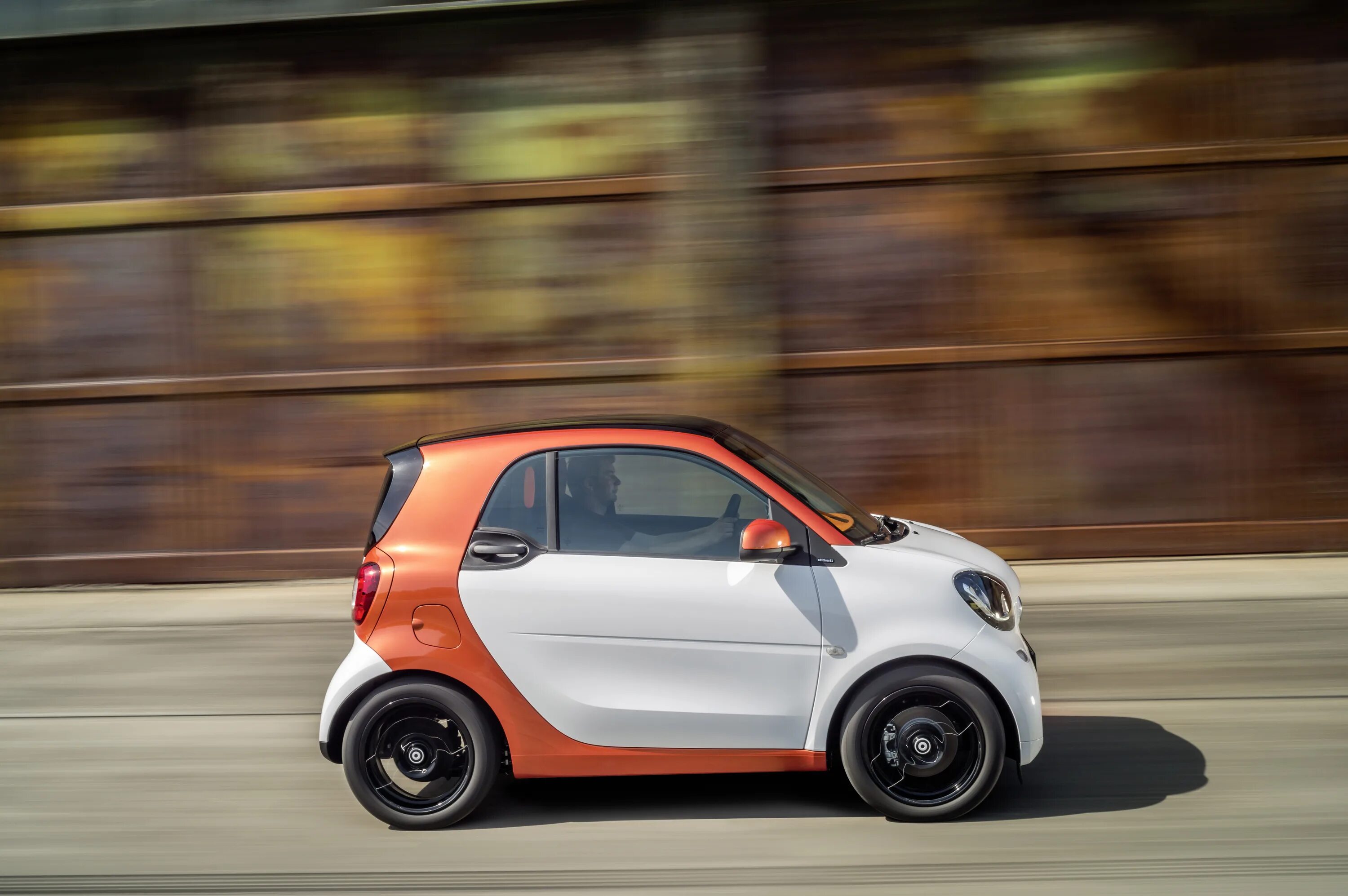 4 маленькие машинки. Smart Fortwo 2022. Mercedes Smart Fortwo 2015. Mercedes Smart Fortwo 2015 Size. Smart Fortwo 2016.