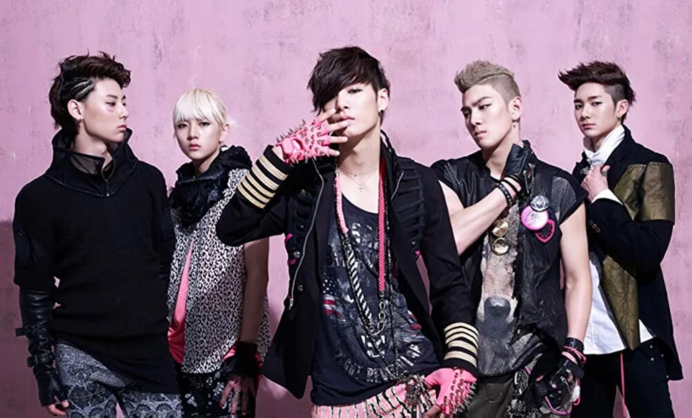 Est new. Nu est группа 2022. Nuest группа корейская. РЕН nuest дебют. Группа nu'est сейчас.