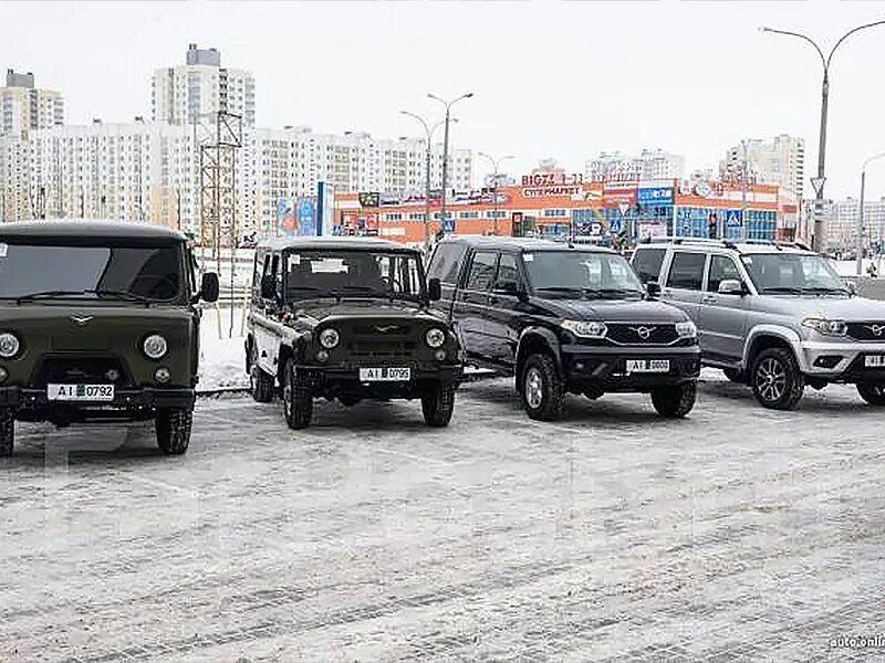 Модельный ряд автозавода УАЗ. Линейка УАЗ Патриот. УАЗ Патриот много машин. Автомобильный ряд УАЗ Ульяновский завод. Много уазиков