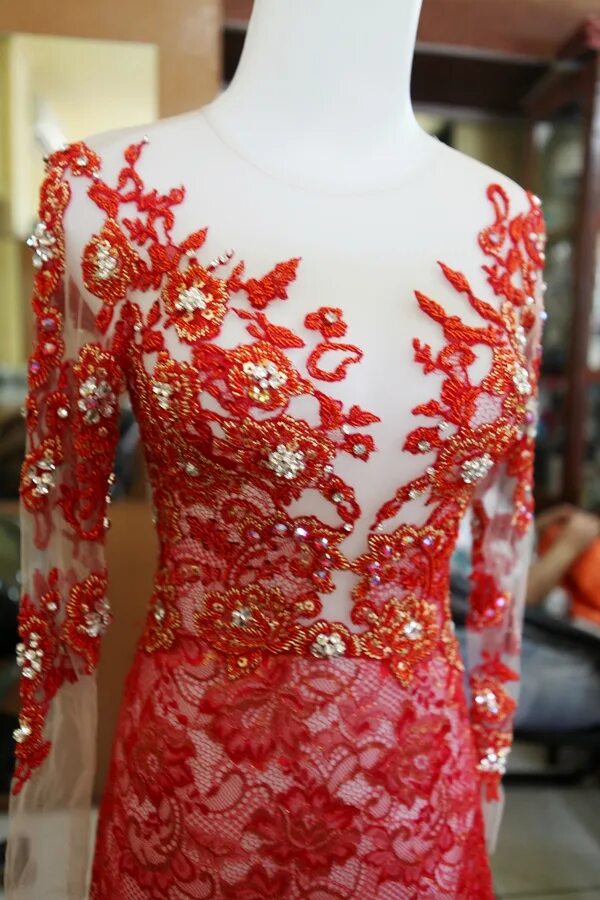 Kebayak merah. Red kebaya. kebayak mrah.