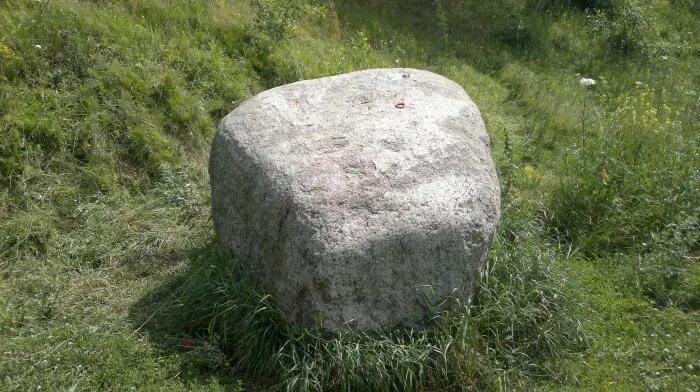 священный камень алатырь. алатырь камень старая рязань. алатырь-камень в славянской мифологии. священный камень алатырь. гора алатырь.