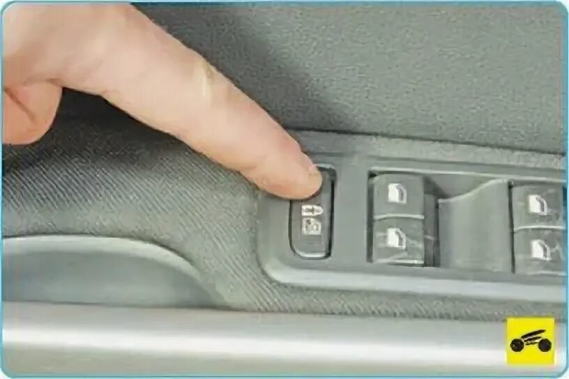 Где находится кнопка блокировки Кнопка бензонасоса! Honda Accord (7G), 2,4 л, 2006 года помощь на дороге DRIVE