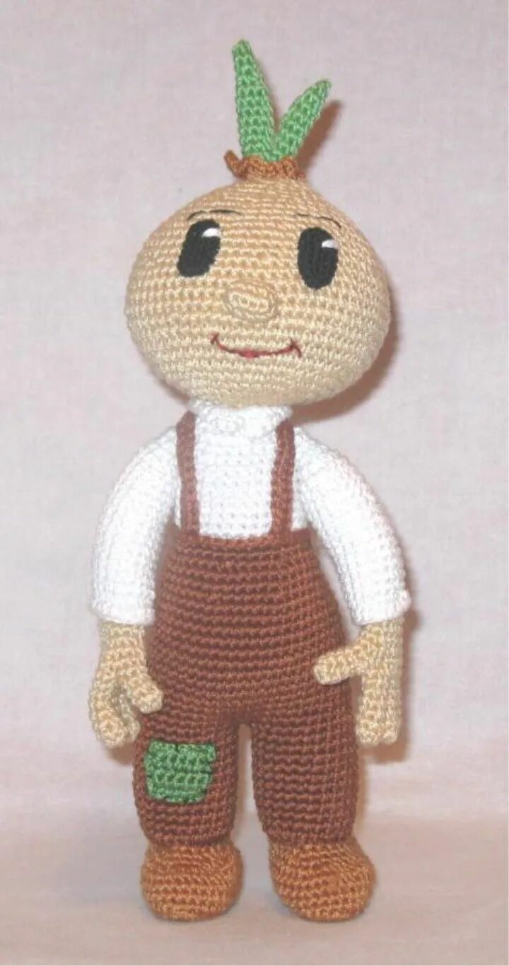 Чиполлино крючком. Вязаные герои сказки чиполлино. Игрушки мульти пульти чиполлино. Чиполлино крючком. Герои чиполлино крючком.