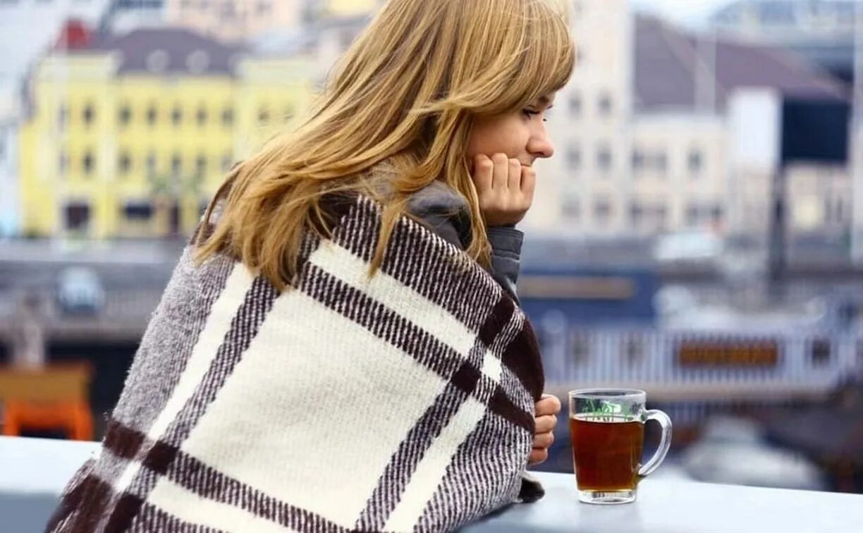 Прохладная погода летом. Природа дождь. Холодное лето в москве. Прохладно летом. Летний дождь в москве.