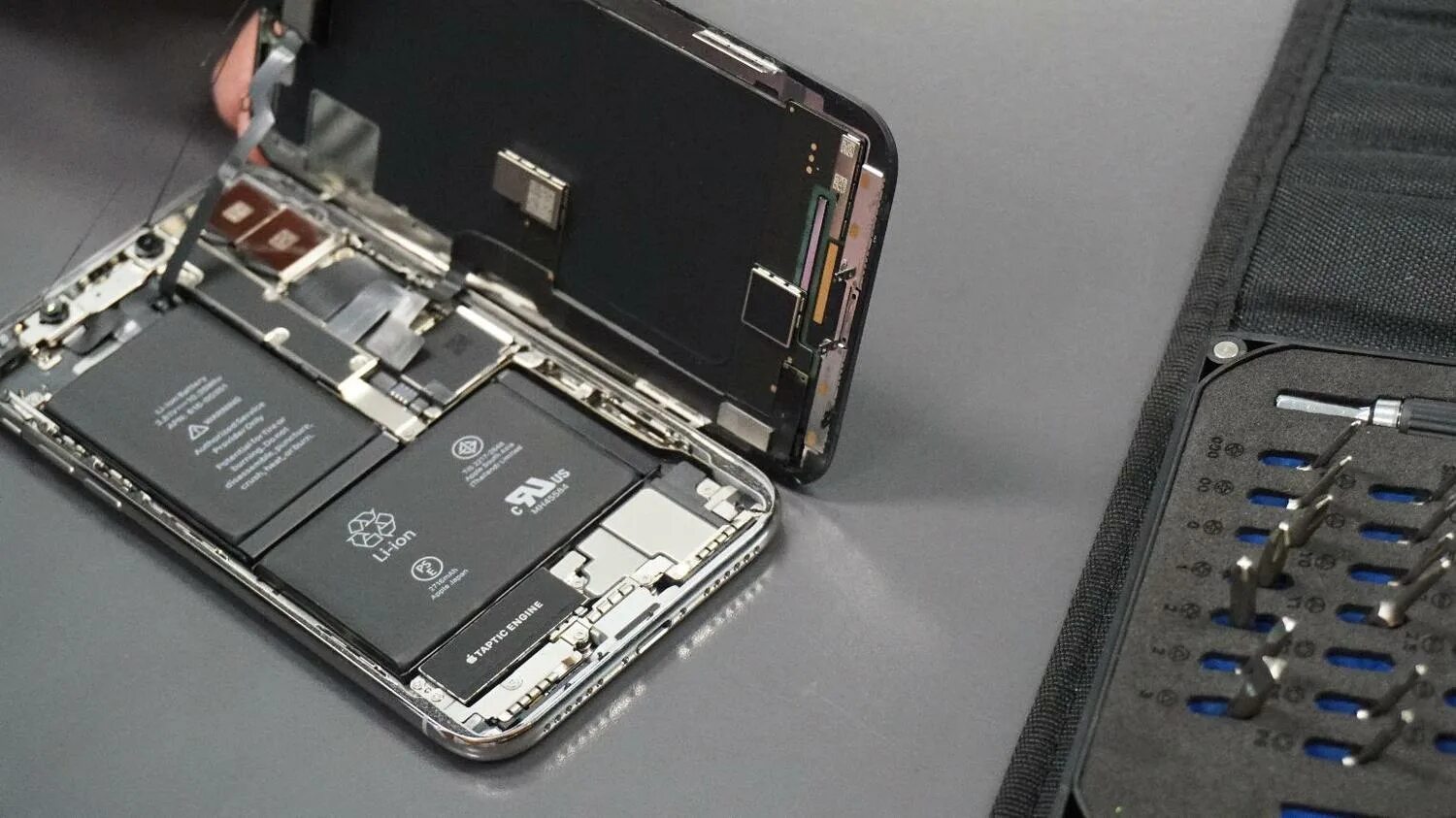 Iphone x Battery remont. Iphone 11 remont Battery. 10 Аккумуляторы на Apple iphone. Айфон 10 внутри. Заменить батарею на айфон 11