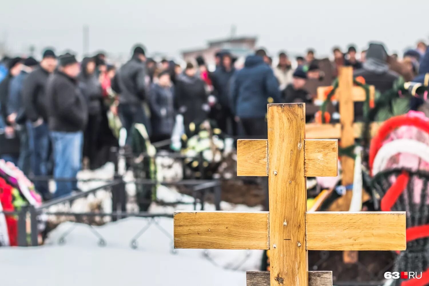 Похорони белого. Похороны погибших на Украине. Похороны старшего лейтенанта. Кладбище в Самаре.