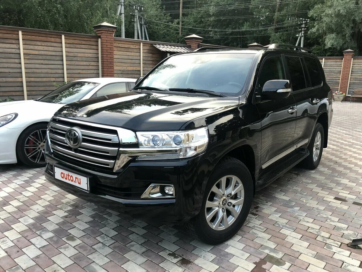 Крузер 200 рестайлинг черный. Крузак 200 рест. Тайота ленд крузер 200 рест. Toyota land cruiser 200 2016 black. Тойота ленд крузер 200 рестайлинг 2 черный.