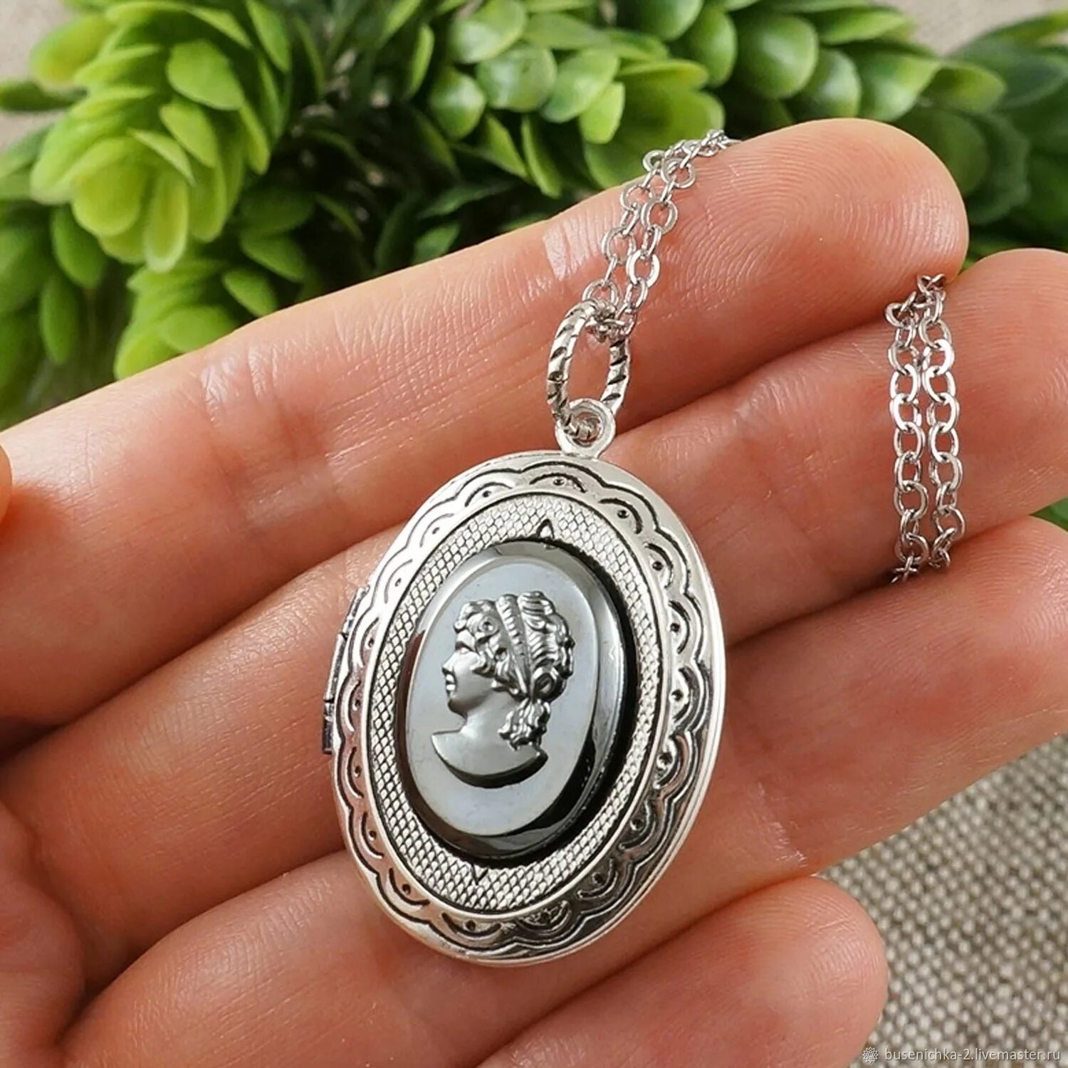 Модели медальонов. Кулон медальон. Модели медальонов. Кулон локет медальон золото. Украшение медальон с секретом.
