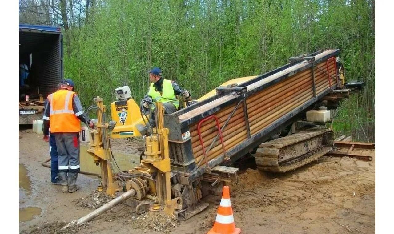 ГНБ И ННБ. ГНБ 300 метров. Горизонтально направленное бурение ГНБ. Бестраншейная прокладка трубопроводов методом ГНБ. Гнб ооо