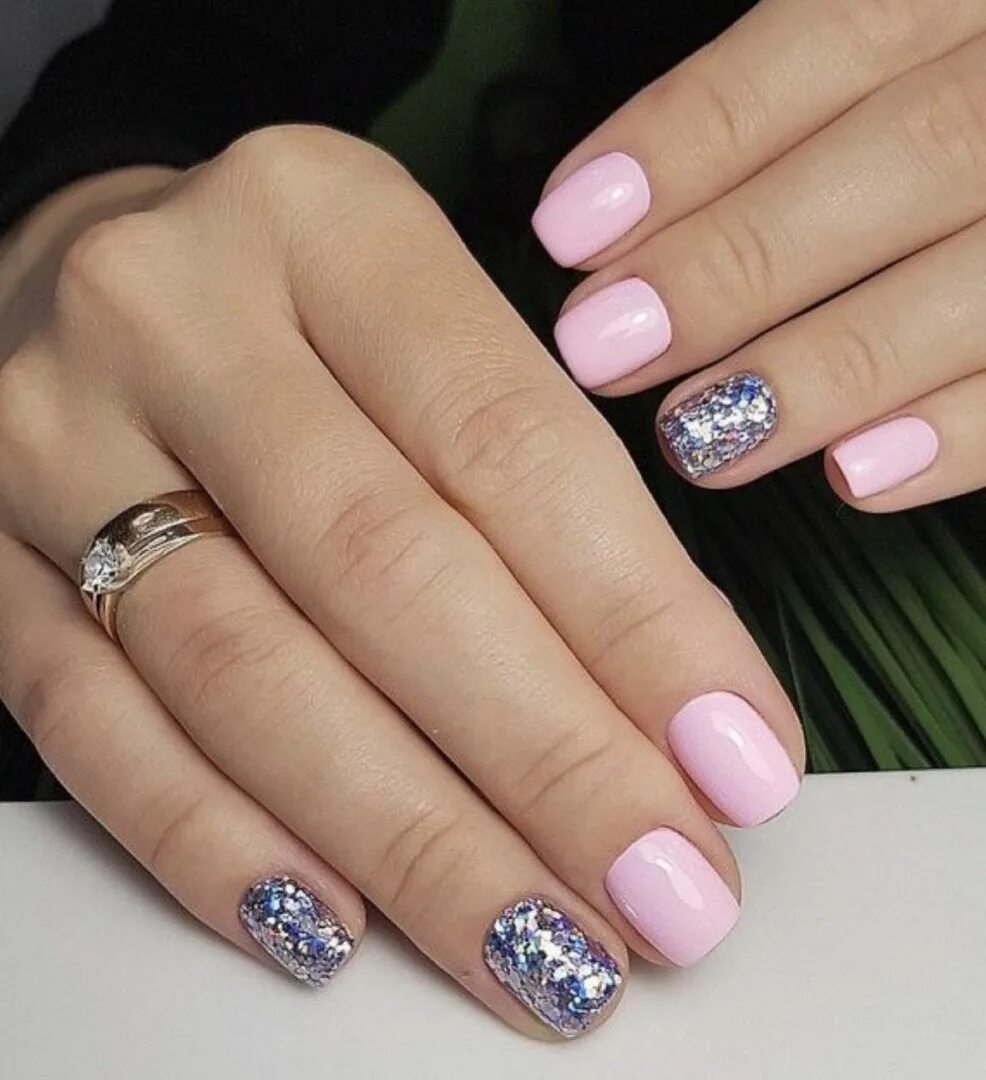 Модные ногти шеллаком. Красивые короткие ногти. дизайн ногтей на короткие. красивый маникюр на короткие. современный маникюр.