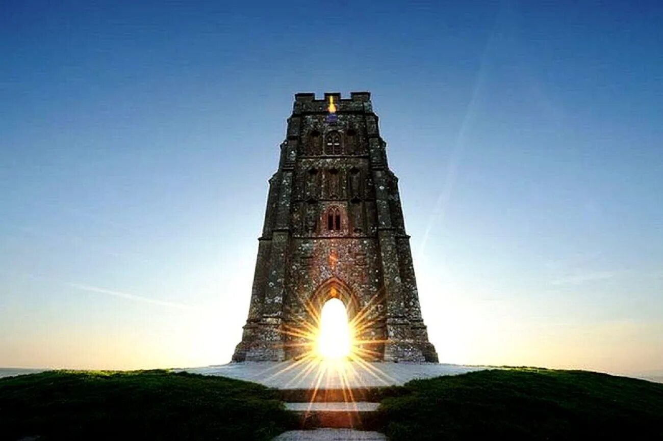 Башня на холме. Авалон башня Гластонбери. Холм Святого Михаила Гластонбери. Башня Гластонбери, Великобритани.