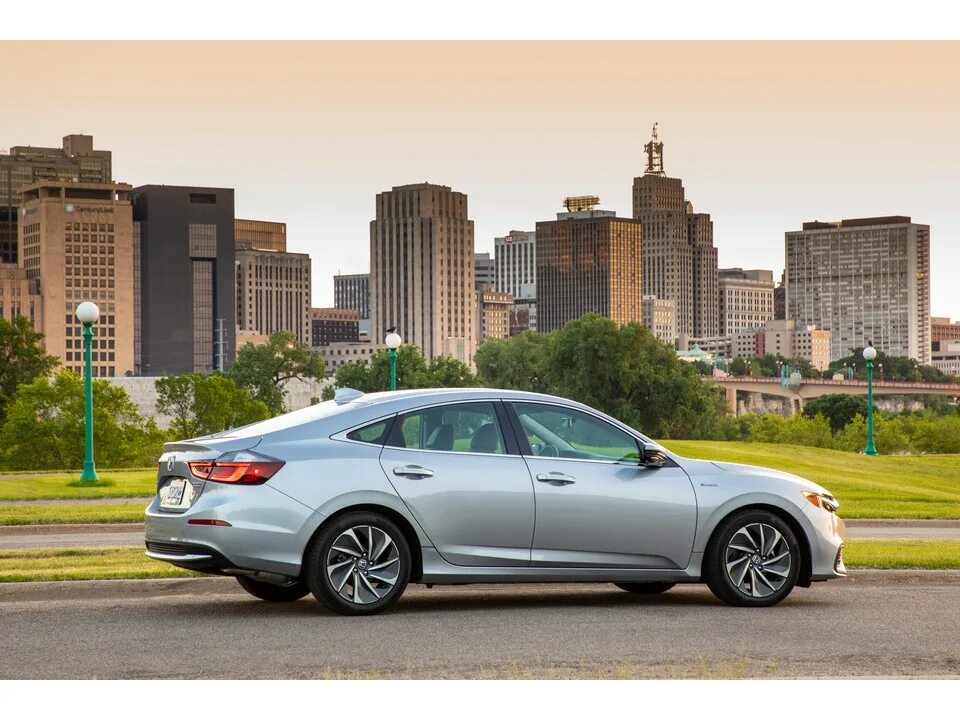 Byd 05. Byd chazor 2022. Byd 05. 皇冠 crown 智能电混双擎 sedan. Infiniti m35.