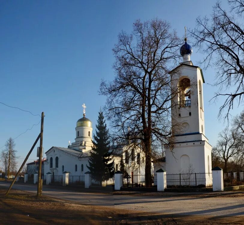 Жиздра (город) города калужской области. Памятник островскому жиздра. Администрация г жиздра. Жиздра (город). Жиздра (город) города калужской области.