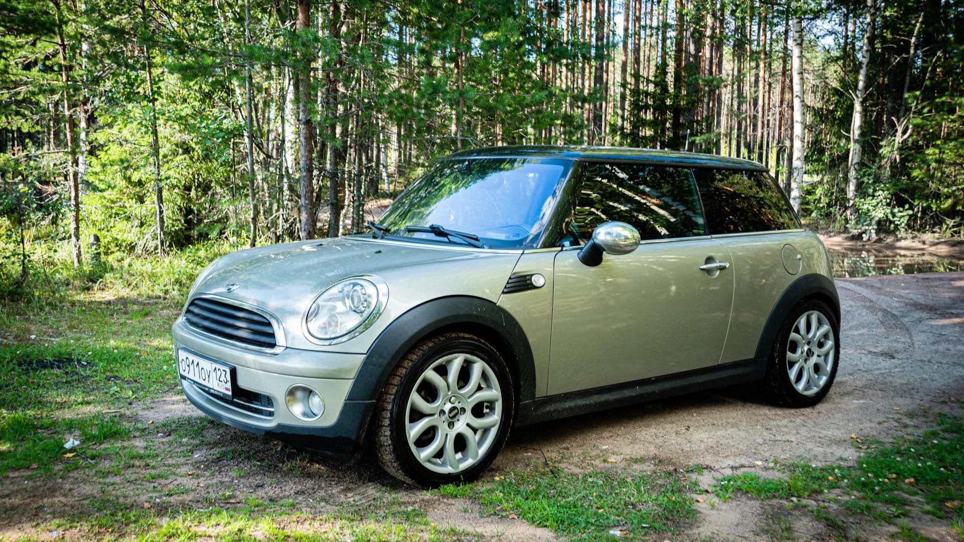 Купить машину 2007. Мини Купер 2007. Mini Cooper 5d. Мини Купер 2007 серый. Mini Cooper mk2.