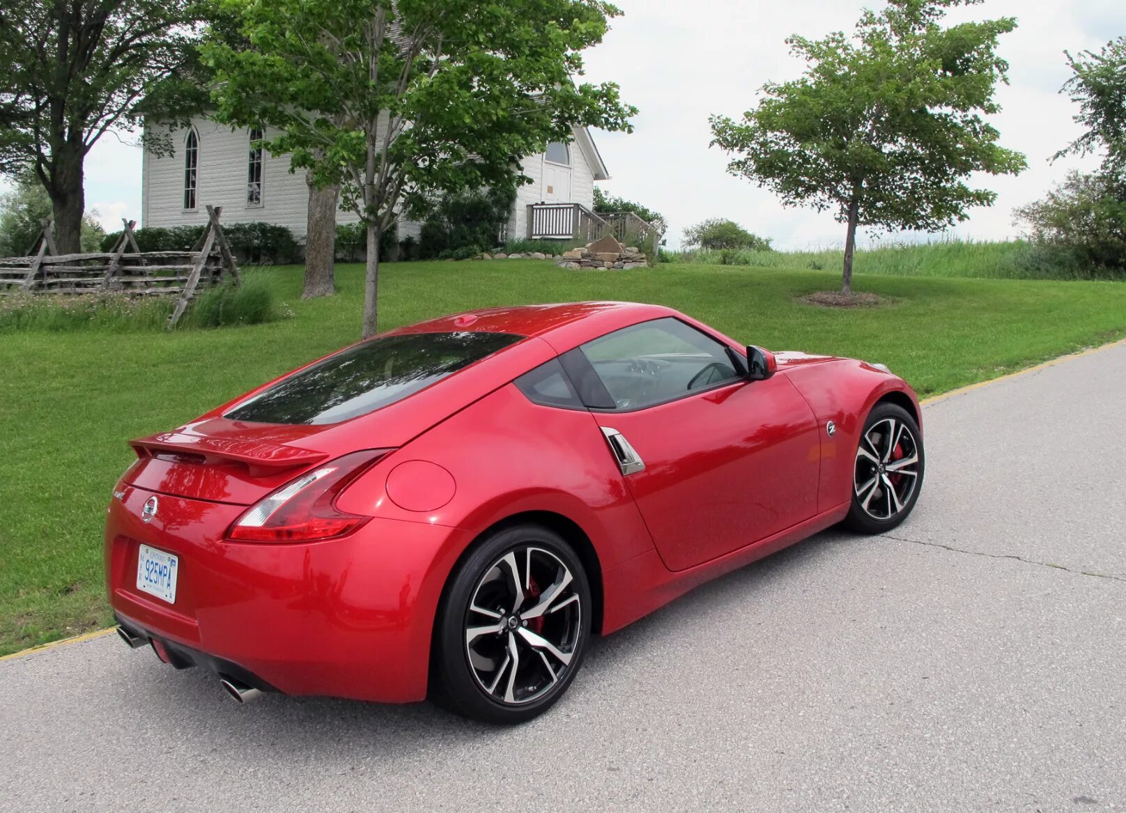 Nissan 370z Nismo 2018 Coupe. Ниссан 2 дверный. Nissan Nismo 370z 2018. Ниссан 2 дверный спортивный.