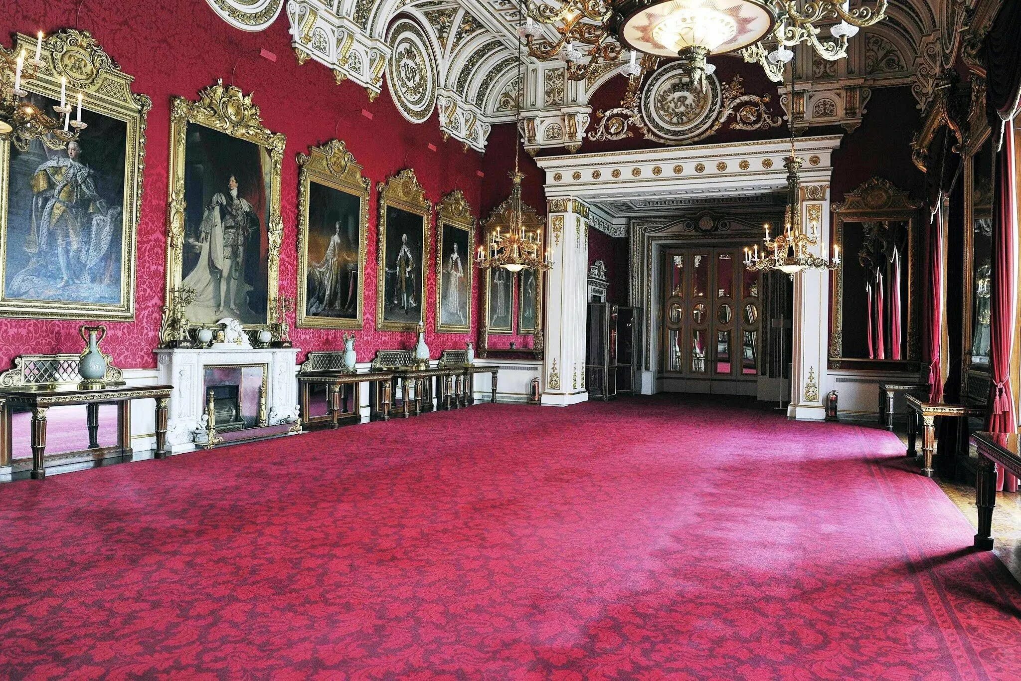 Царский дворец комната. Резиденция королевы Великобритании Букингемский дворец. Тронный зал Букингемского дворца. Букингемский дворец в Лондоне внутри. Букингемский дворец спальня королевы.