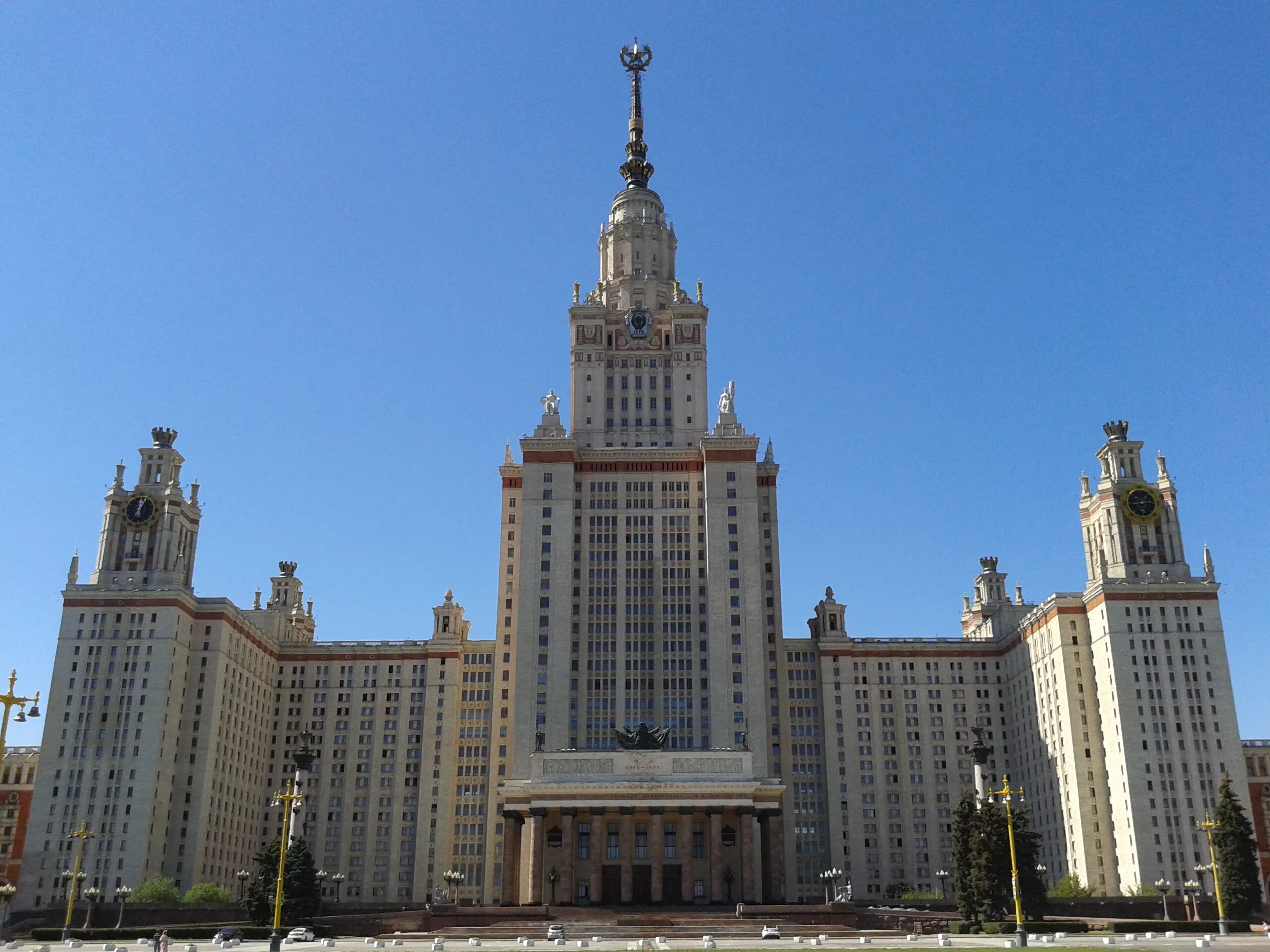 Здание устами