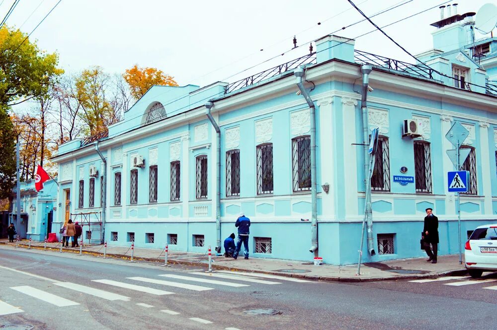 Берия в москве. Особняк Берии на малой Никитской. Дом Берии ул. малая Никитская 28. Особняк Берии посольство Туниса. Дом Берии в Москве.