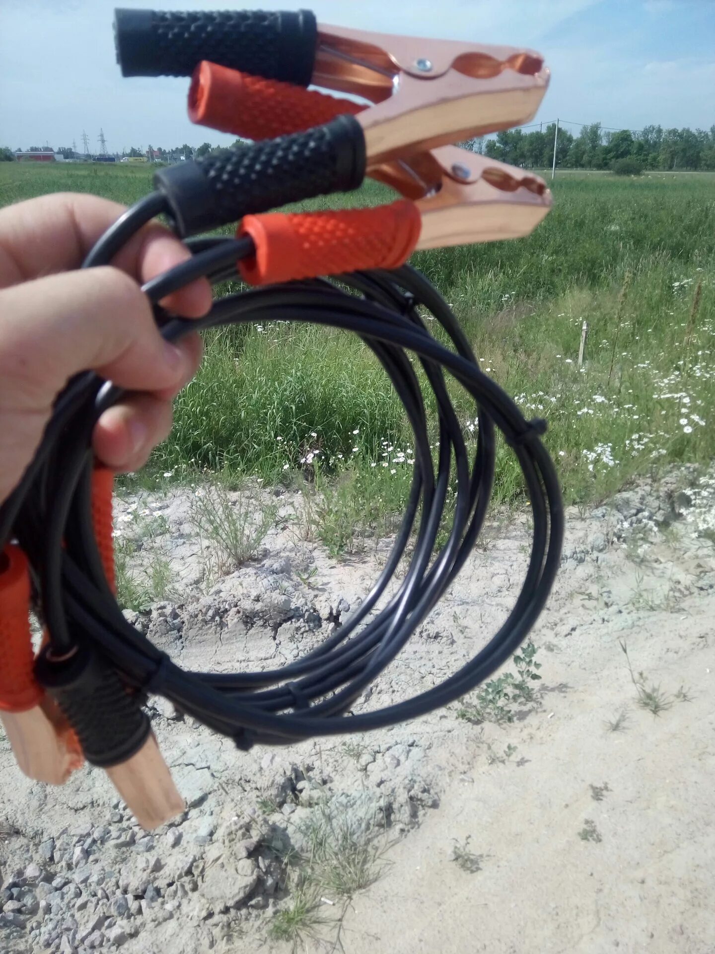 Длина закорачивающего провода закорачивающего проводника. Сечение провода для прикуривания автомобиля. провода для прикуривания своими руками. толщина проводов для прикуривания. провода для прикуривания толщина.