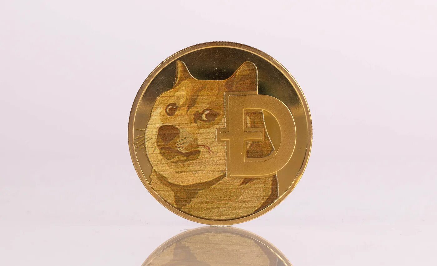 Доги коин цена. Doge монета. Dogecoin логотип. Doge token значок. Dogecoin на прозрачном фоне.