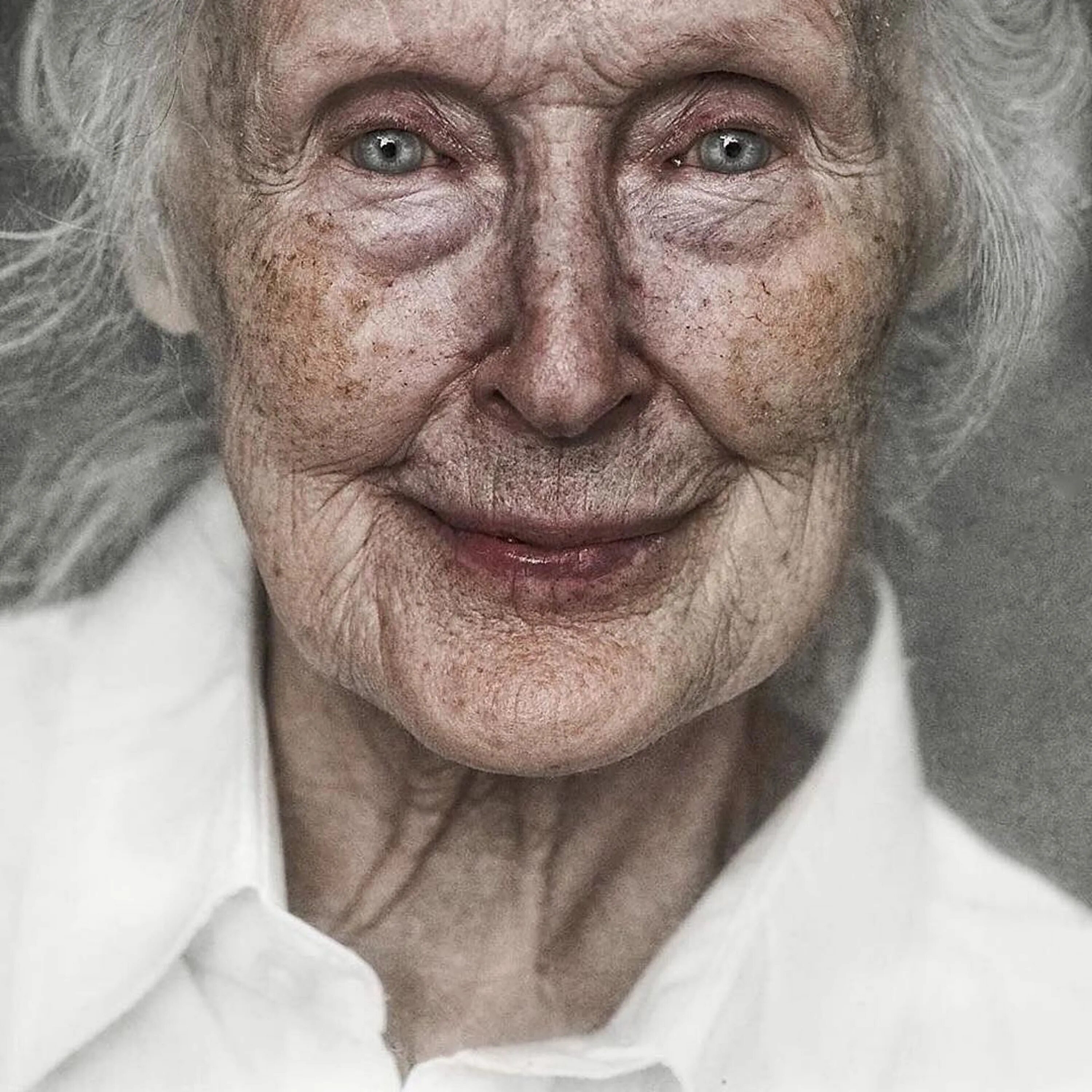 Старые тетки с молодыми. Морщинистая женщина. Морщины на лице у женщин. Старое лицо женщины. Портрет пожилой женщины.