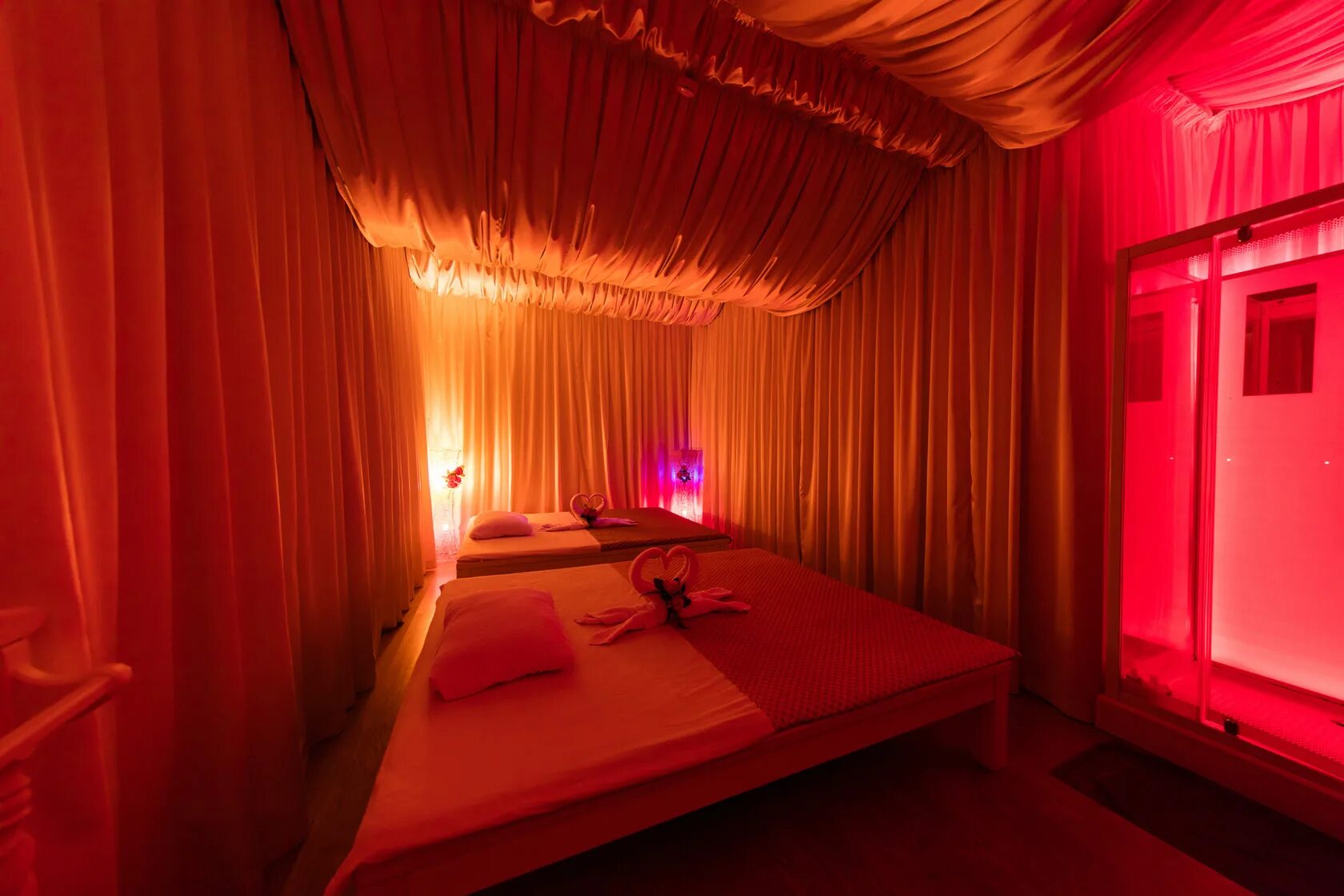 Салон эротического массажа интерьер. Массажный кабинет. Москва снежная улица 14 корп 1 тайрай. Массажный кабинет в спа-центре. Тайрай спа салон москва.