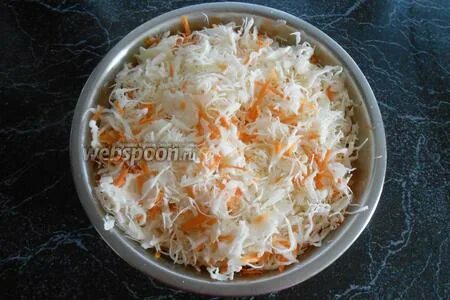 Капуста квашеная с хреном и морковью