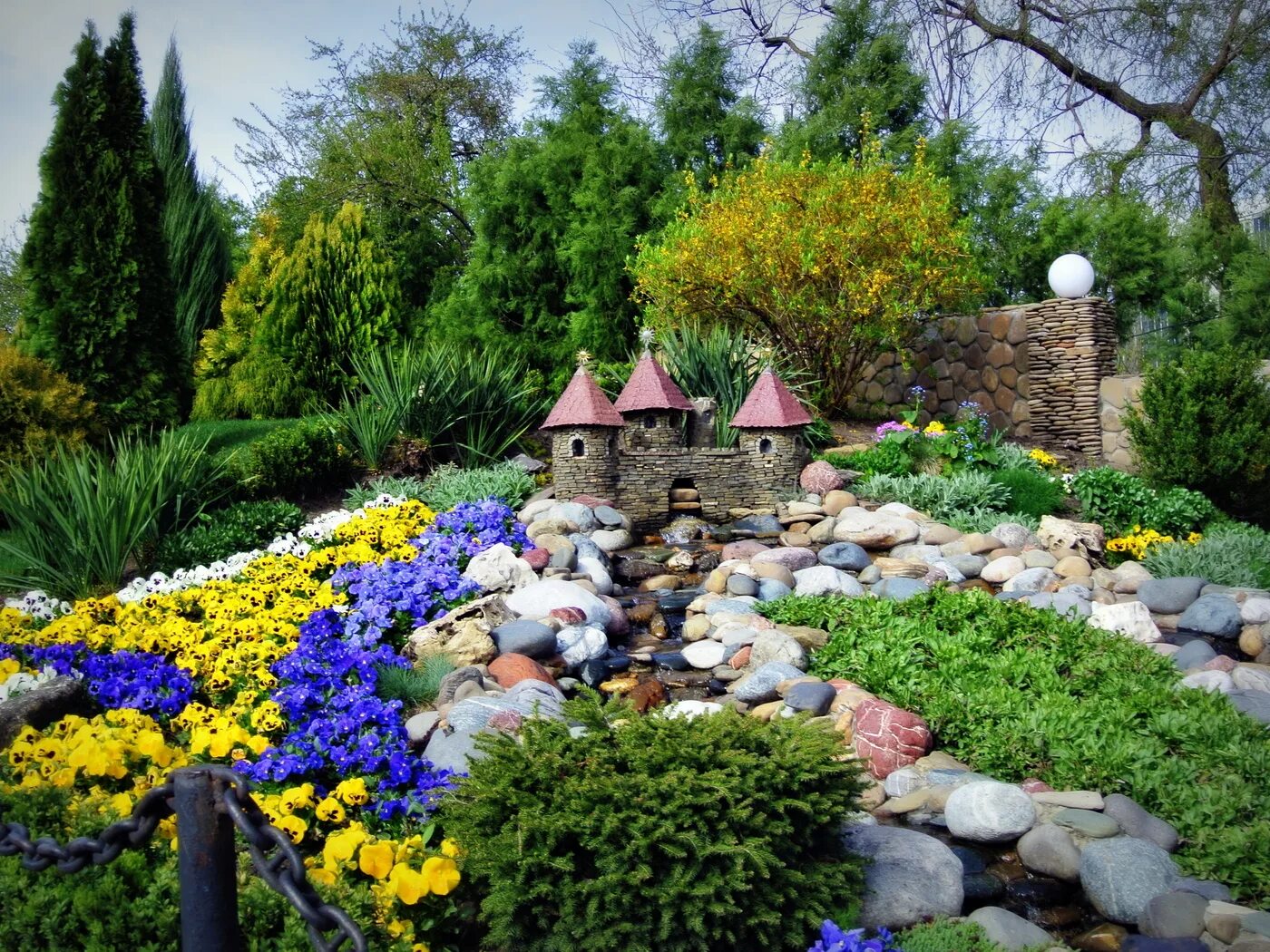 Сад четырех сезонов уолсолл великобритания. Сады бутчартов розарий. Красивый сад. Сад с цветами. Ландшафтный дизайнер хью гарден.