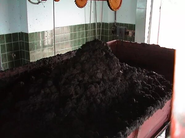 Обезвоживание осадка на очистных сооружениях. Активный ил для очистки сточных вод. Флокулянт флопам 4440. Донные отложения. Зачистка резервуаров от нефтешлама.