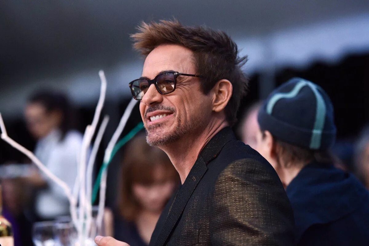 Почему дауни младший. Robert Downey. Robert Dauni младший.